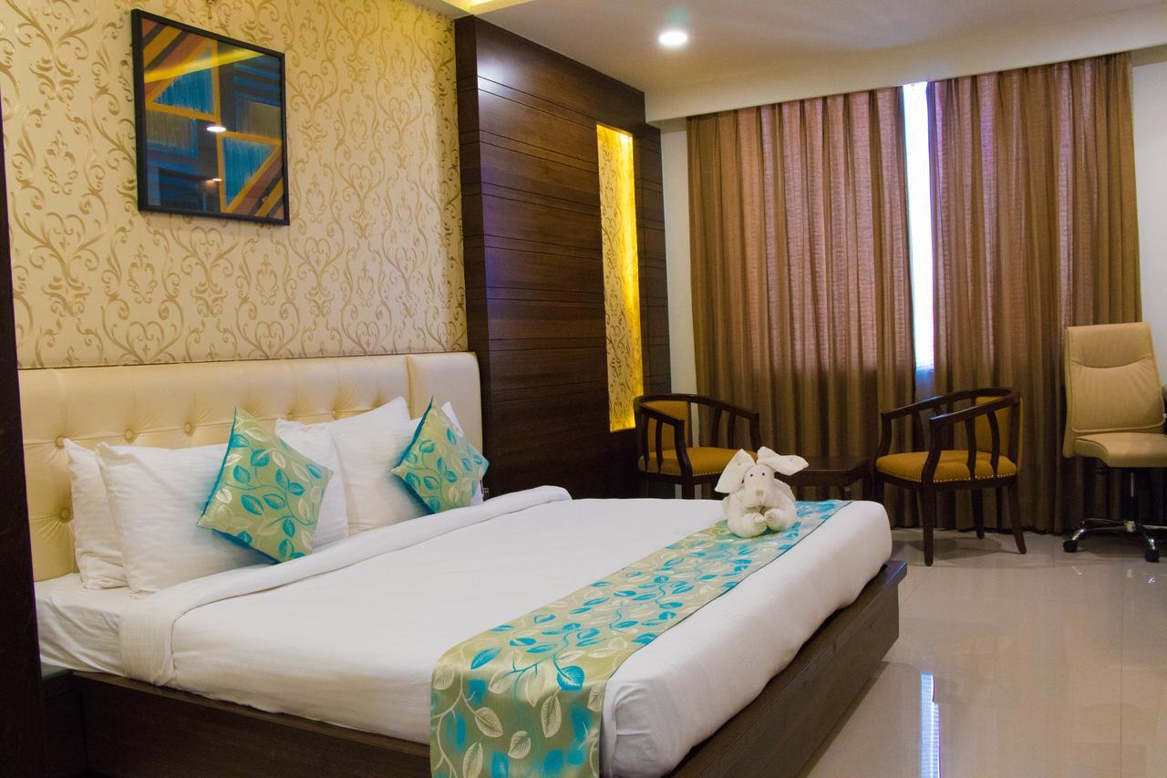 Regenta Central Indore Exterior foto